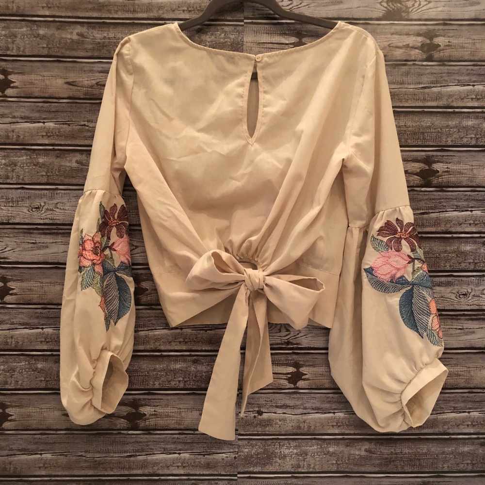 Floral Sleeve Tie Back Top Medium